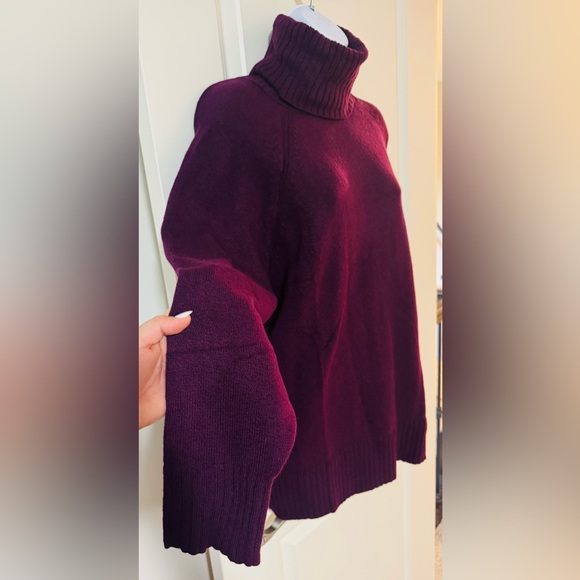 Old Navy Women's Maroon/Purple Turtleneck Sweater - Picture 3 of 7